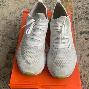 Nike Epic React Flyknit 2